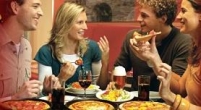 Pizza Hut se alatura campaniei Zambetul din cutie - cadouri pentru copiii devaforizati
